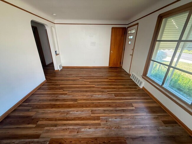 Photo - 3-BED, 1 BATH BEAUTIFUL SINGLE- FAMILY HOME IN MAPLE HEIGHTS!