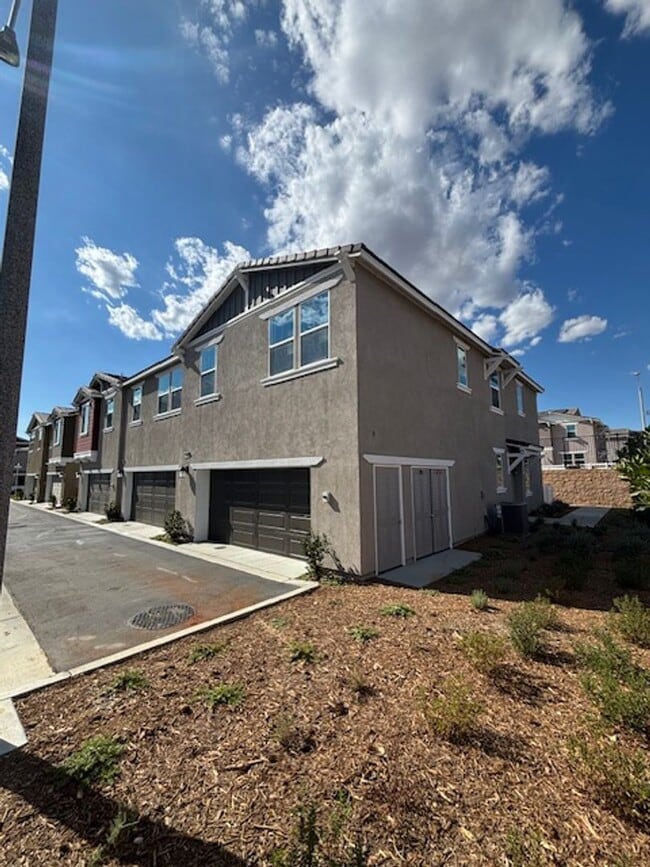 Building Photo - Ready Now! Beautiful Wildomar Condo 3 Bed...
