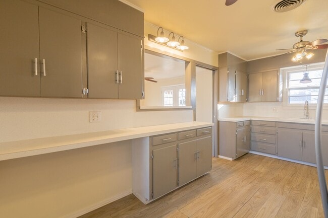 Photo - Beautiful Home Near Nichols Hills FOR RENT