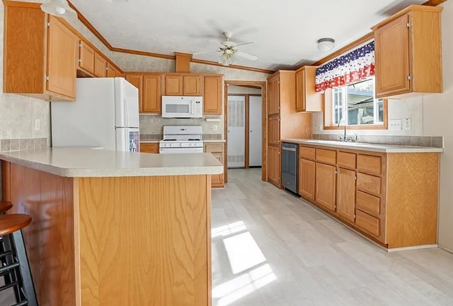 Photo - 233 Avenue E
