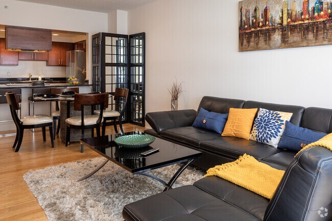 1BR, 1BA - 812SF - Living Room - Palisades of Towson Apartments
