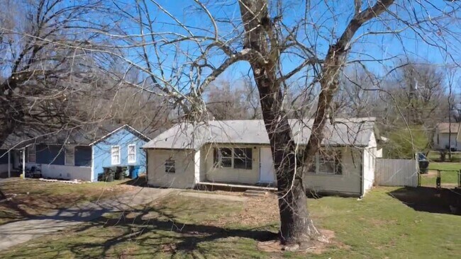 3512 Brookside Dr