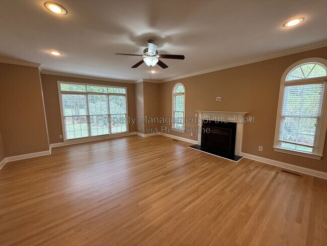 Photo - 1016 Longhorn Ct