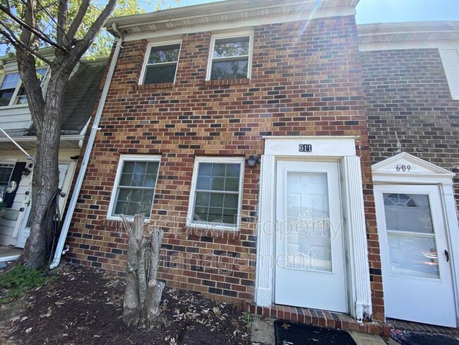Building Photo - 611 Anvil Rd Rental