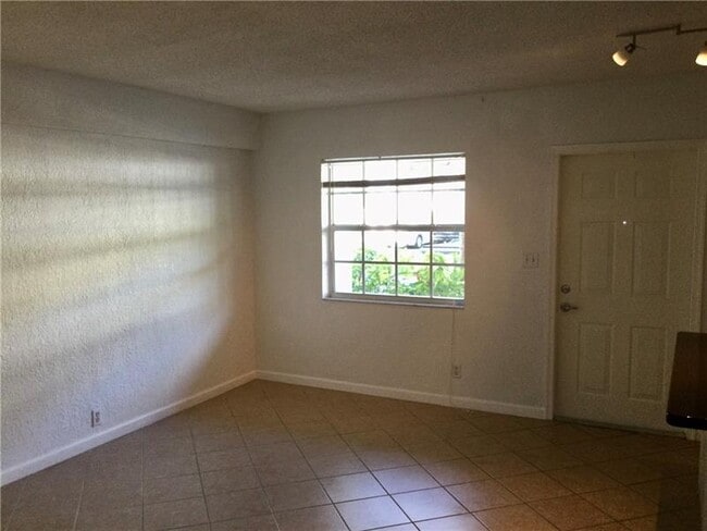 Photo - 2660 NE 8th Ave Unit 203