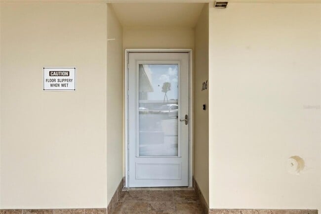 Photo - 4775 Cove Cir Unidad 106