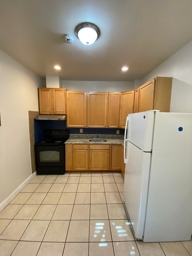 Photo - 527 Oldham St Unidad 2nd Floor