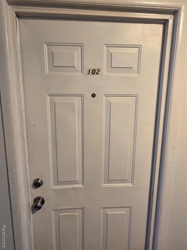 Photo - 19131 Lahser Rd