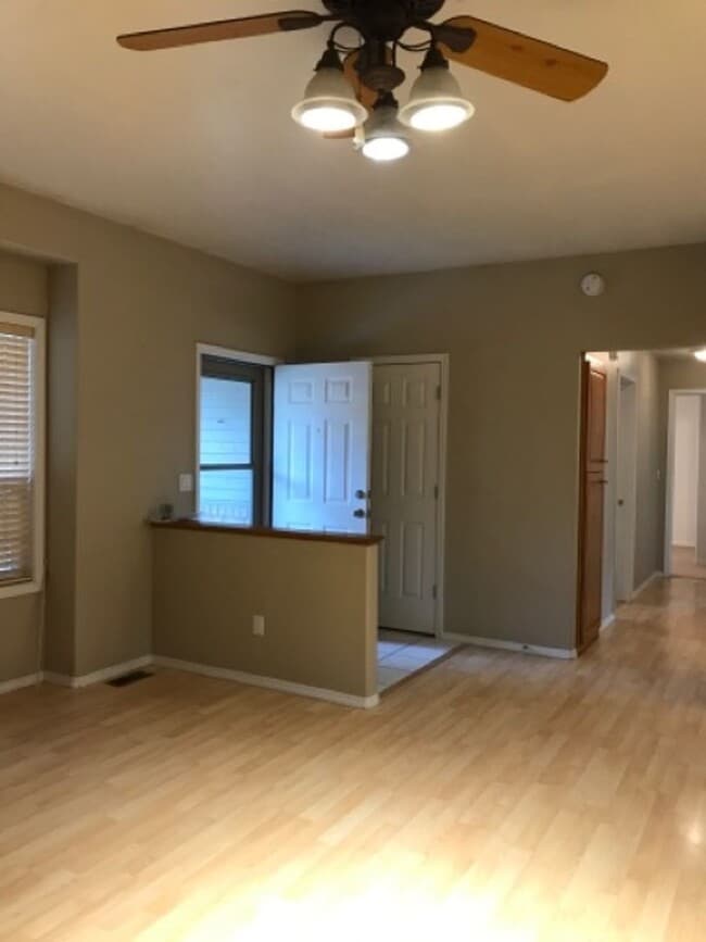 Photo - 238 Crestview Dr