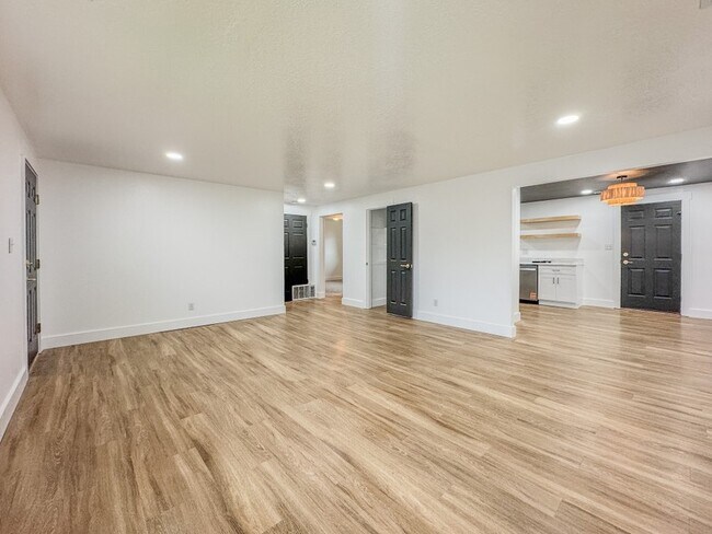 Photo - 1466 S 50 E St