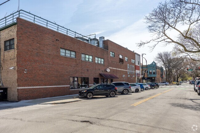 Building Photo - 3205 N Leavitt St Rental