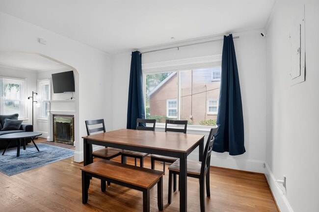 Photo - 443 Rollingwood Cir