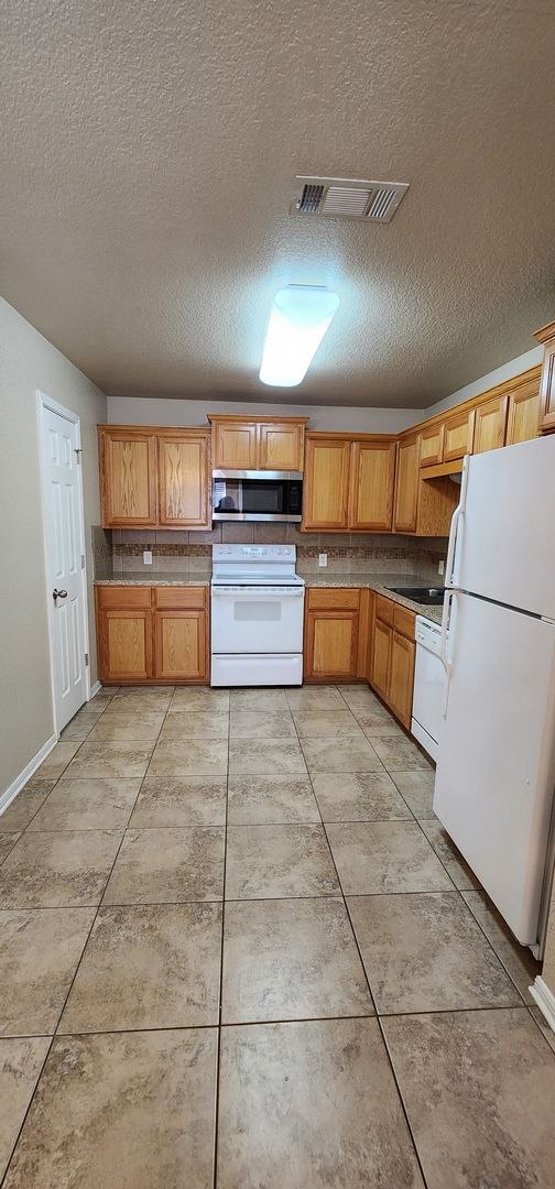 Photo - 3 Bedroom 2 bath Duplex South Killeen