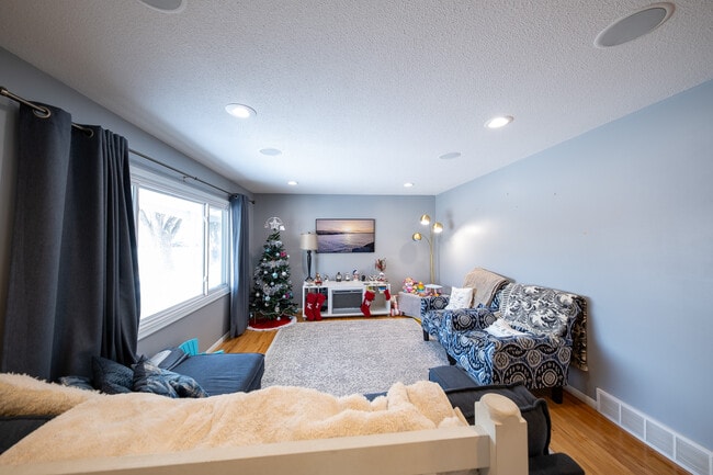 Photo - 7801 Noble Ave N