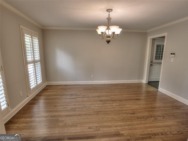 Photo - 5575 Lake Forrest Dr NW