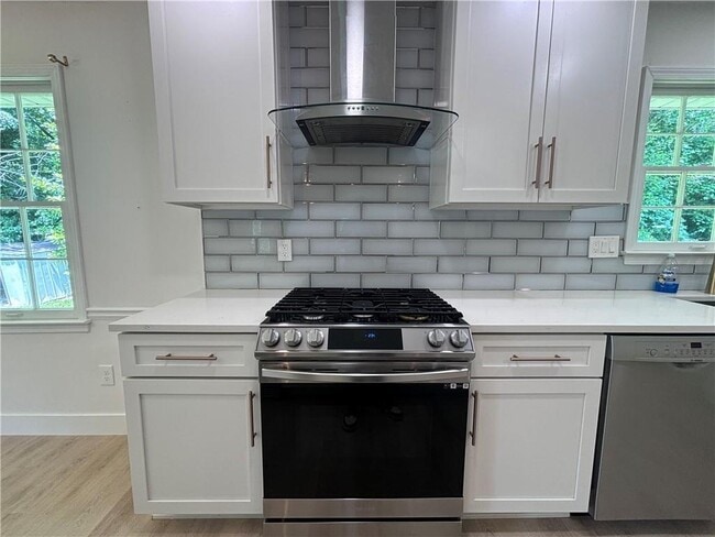 Photo - 921 James Ct NW