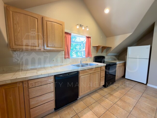 Photo - 528 E Bijou St