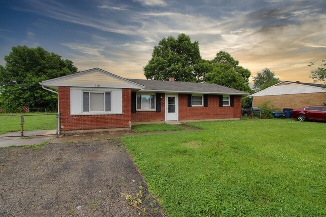 Building Photo - 4 bedroom 1 bathroom SF House