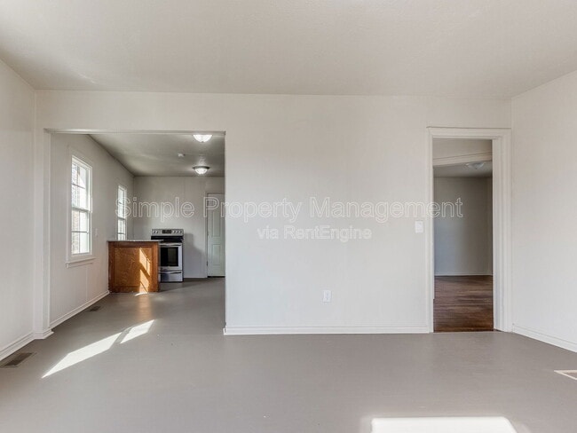 Photo - 517 E Boeing Dr