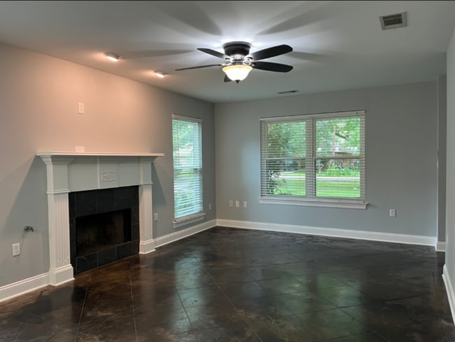 Photo - 71187 Sanders St