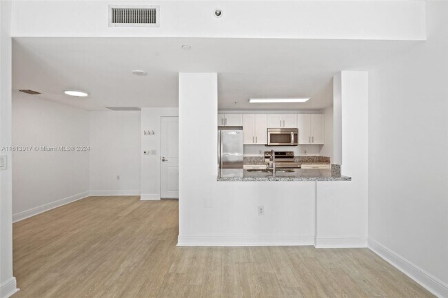 Photo - 1250 S Miami Ave Unidad 1704
