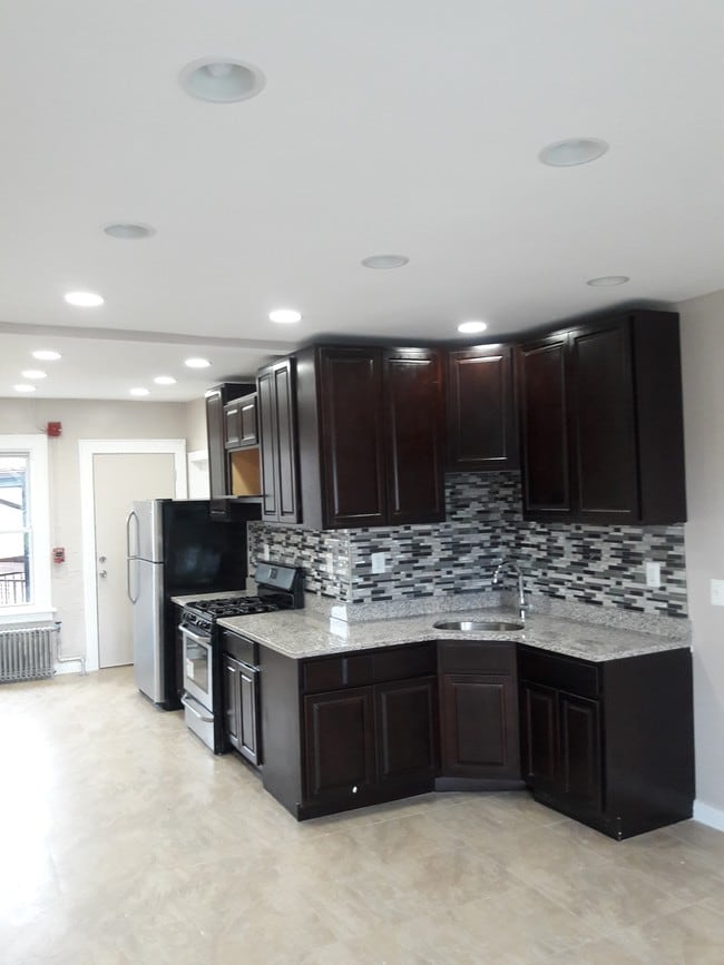 Courtyard Apartments - Courtyard Apartments