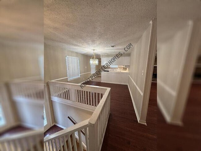 Photo - 322 E Lee Ave