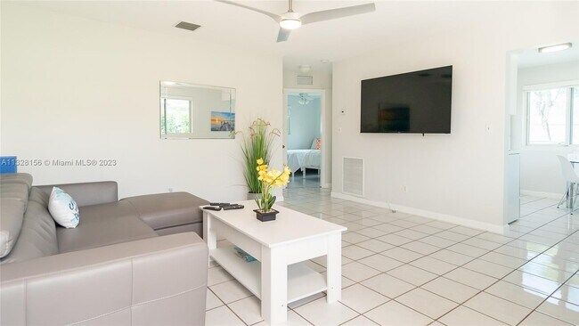 Photo - 1461 NW 10th St Unit 1