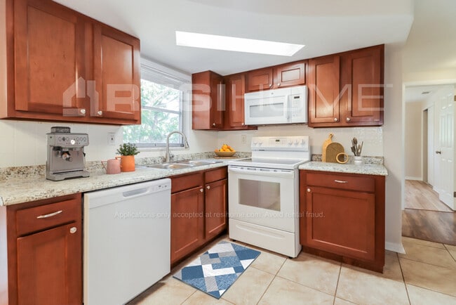 Photo - 4143 Oakfield Ave
