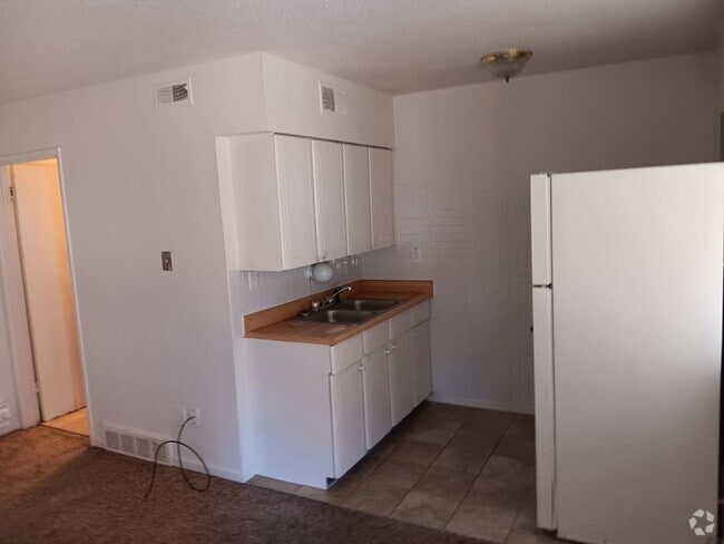 Building Photo - 5808 Stieren Dr Rental