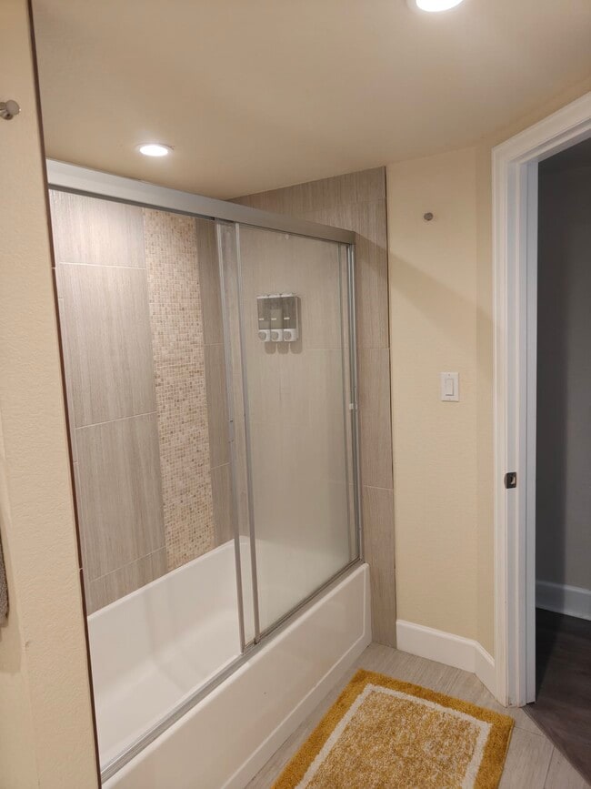 544 N Logan St Unit Garden Level