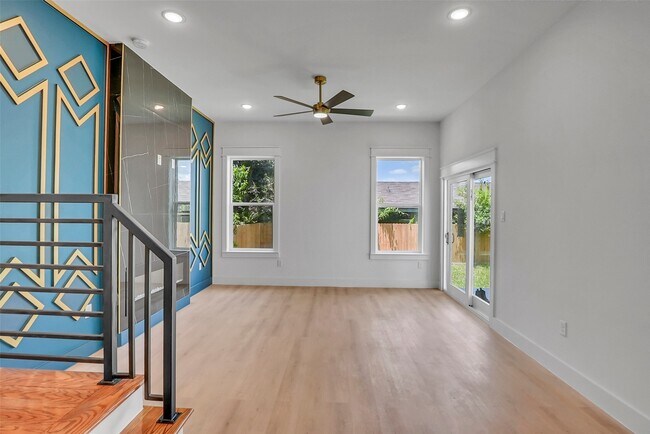 Photo - 4835 Paula St