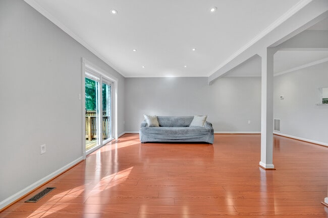 Photo - 7826 Mt Woodley Pl