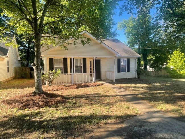 Photo - Charming ranch-style 2 Bedroom 1 Bath home in Pineville offering comfortable single-level living.