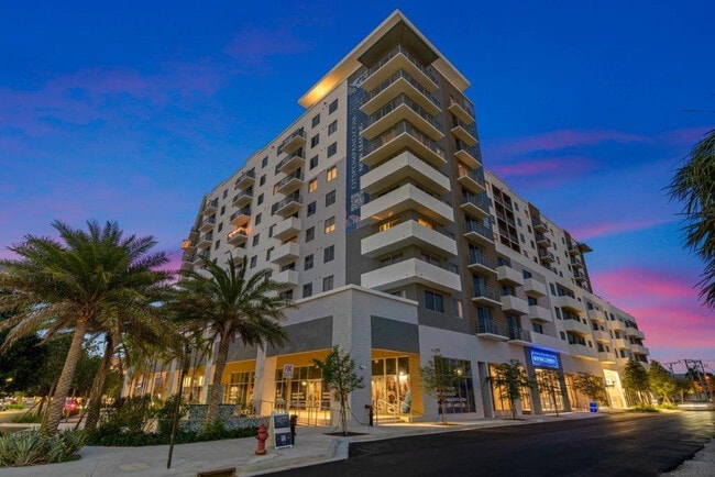 Building Photo - 200 NE 1st Ave Unit 1027