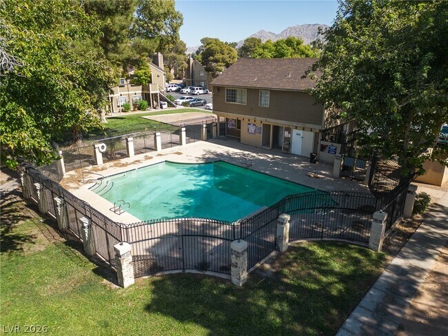 Photo - 2674 Bryandouglas Dr Unit B