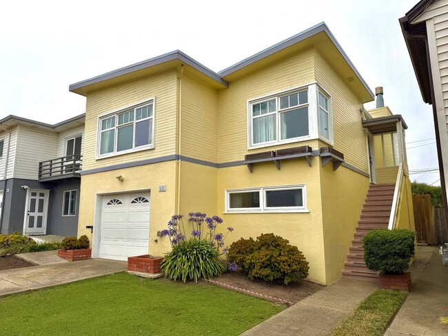 Building Photo - Clean 3 Bedroom, 1 Bath with Bonus Room- Walk to Westmoor High School, Open House, July 9th 4-6PM