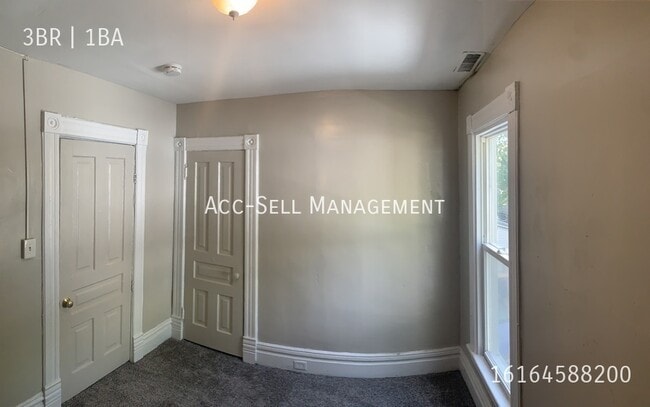 Photo - 806 Douglas St NW Unit 2