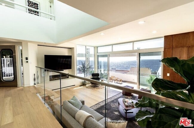 Building Photo - 21349 Rambla Rental