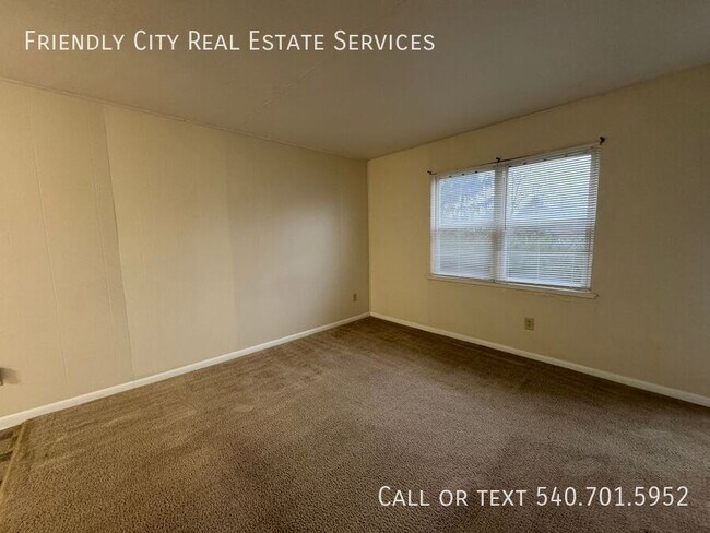 Photo - 447 S Main St