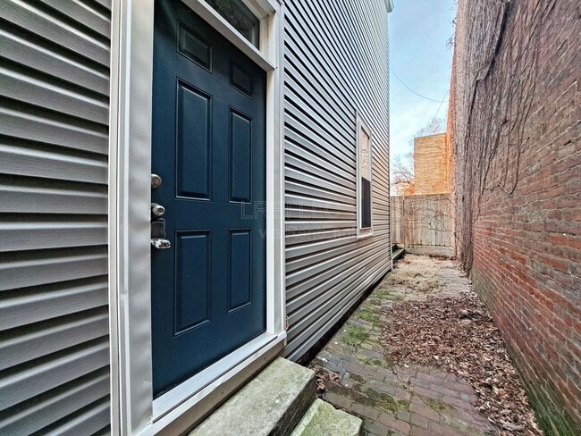 Photo - 925 E Madison St Unit 2