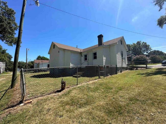 Photo - 202 Spring St