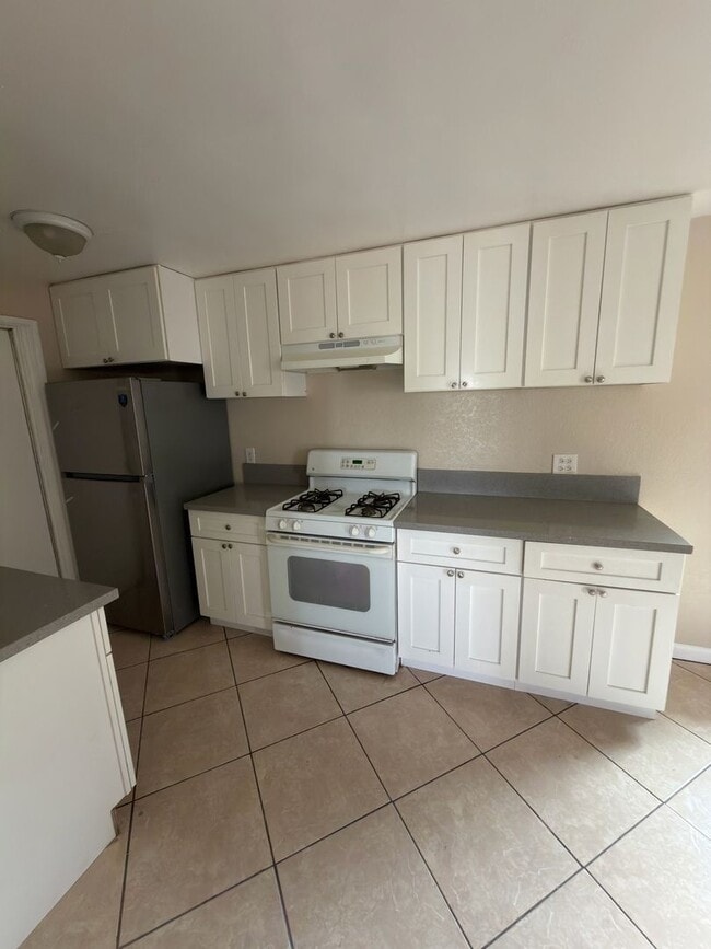 Photo - Single Story