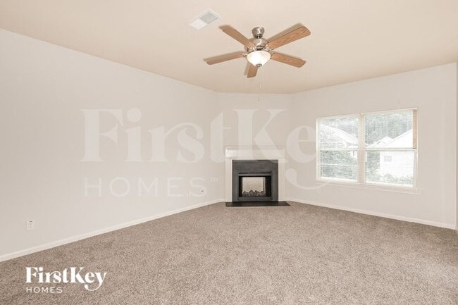 Photo - 767 Grenier Terrace NE