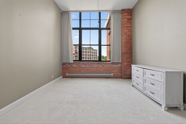 526 Plum St Unit 402