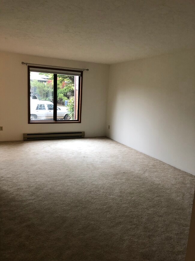 Living Room - 5902-5920 SE Milwaukie Ave Unit 5908