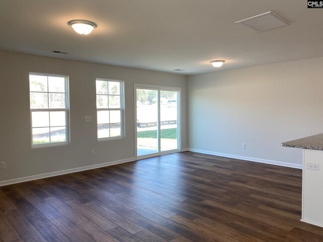 Photo - 386 Keeble Dr