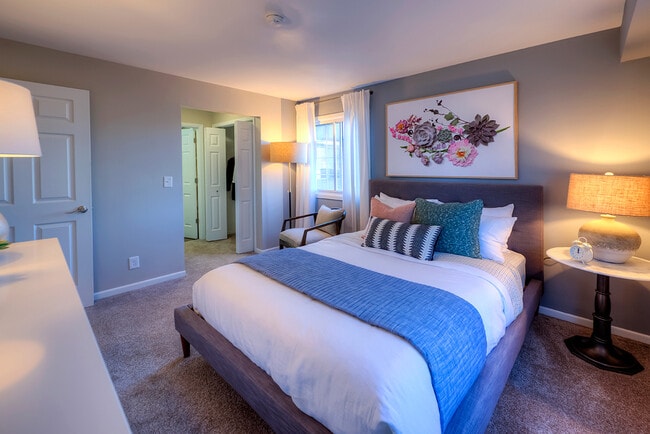 Fairways of Naperville Master Bedroom