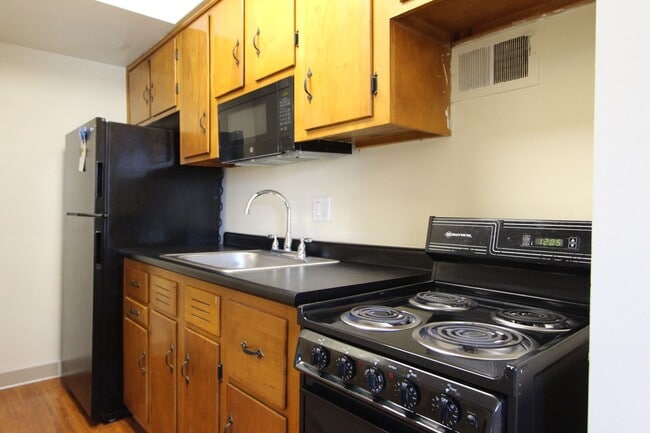 Photo - Regent Square