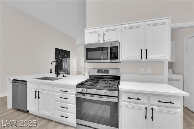 Photo - 632 Hitchen Post Dr